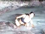 Amateur Latina Milf badet nach einem Saugen #6