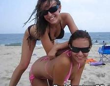Sehr heiße Mädchen in Bikinis junge Menschen sind sehr aufgeregt #3