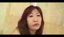 Die stark behaarte, japanische Großmutter Michiko Owaka zeigt ihr Talent (unzensiert) #3