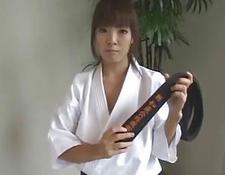 Das asiatische Pornoluder Hitomi Tanaka mag auch Karate #2