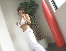 Das asiatische Pornoluder Hitomi Tanaka mag auch Karate #3