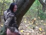 Verführerische Christine liebt es zu strippen und ihre kleinen leckeren Titten im dem Wald zu zeigen #6