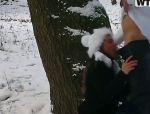 Eine heiße russische Hure Lory und ihr Freund sind bereit für einen harten Fick im Schnee #4
