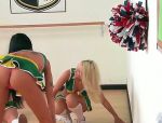 College Lehrer Johnny Sins trifft eine fantastische Brünette Cheerleaderin Raven Bay in dem Spintraum #1