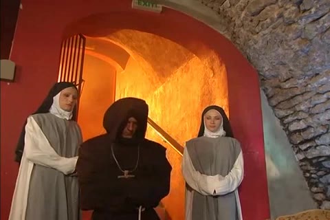 Diese notgeilen, jungen Nonnen stehen auf heissen Analsex #2