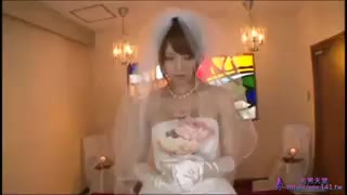 Eine schöne chinesische Braut bekommt kurz vor der Feier ihrer Ehe gefickt #1