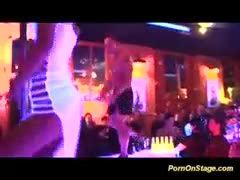 Porno auf der Bühne stripper gefickt auf der Party in dem Bar #2