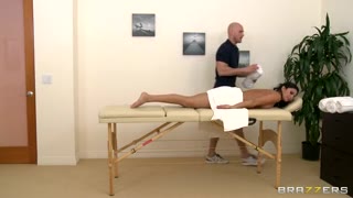 Zeit für eine Massage nettes Video eines Handjobs mit beiden Händen und gefickt #6