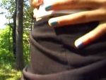Deutsches Luder masturbiert im Wald #2