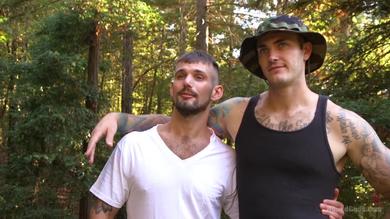 Heiße schwule Christian Wilde & Chris Harder haben BDSM Sex im Wald #1