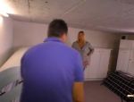 Blonde reife Amateurin beim deutschen Porno von einem Handwerker gefickt #1