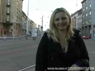 Unverschämte Tschechin Ilona treibt es für Geld in der Öffentlichkeit #6