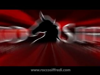 Rocco Siffredi bumst die Löcher einer versauten Brünette #1