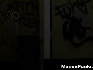 Mason Moore wird im Badezimmer flachgelegt #1