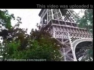 Schlampe besorgt es zwei Typen beim Eiffelturm #11