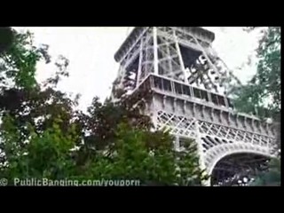 Schlampe besorgt es zwei Typen beim Eiffelturm #24