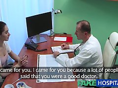 Diese wollustige Frau hat die Chance ergriffen, um Sex mit ihrem Arzt in seinem Büro zu haben #2