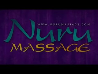 Farbiges Fräulein Rose Nuru besorgt es ihrem Kunden nach der Massage #1