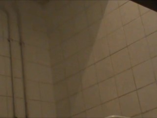 Dicke MILF wird in der Dusche gefilmt #15