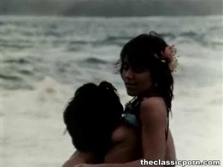 Junger Mann rammelt seine Freundin am Strand #7