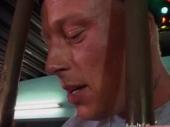 Deutsche Milf im Sexclub von zwei Kerlen gebumst #5