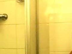 Scharfes Babe wird unter der Dusche richtig geil #2