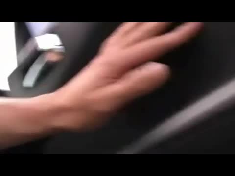 Teenager, diese heißen College-Mädchen treiben es in dem Auto #1