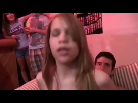 Gruppensex im College, in dieser heißen Party geht es um Penetration #9