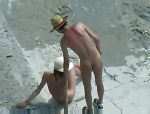 Zwei Nudist ficken auf dem Strand und genießen   #7