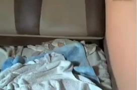 Eine schöne nasse Muschi masturbiert sich vor der Webcam – Squirting #20