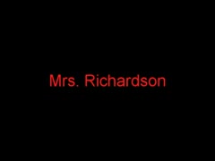 Frau Richardson lässt es sich gut gehen und hat großartigen Sex #1