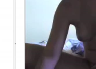Ein junges Mädchen aus Rumänien vergnügt sich bei xuk vor der Webcam #1