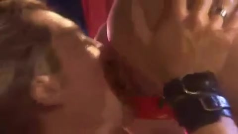 Junge, brünette Stripperin wird nach ihrer Show hart genagelt #10