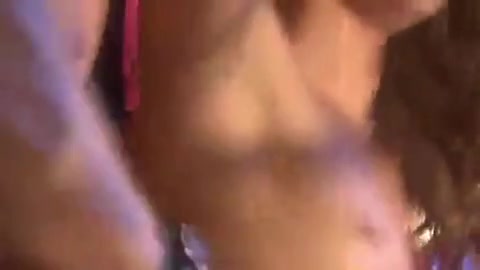 Junge, brünette Stripperin wird nach ihrer Show hart genagelt #15