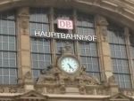 2 Schlampen am HBF Frankfurt sex am Bahnof in Deutschland