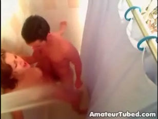 Junges Paar treibt es beim Duschen #4