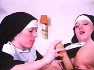Nymphomanische Nonnen in geiler Action #1