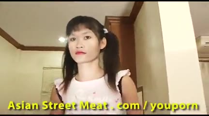 Dieses junge, thailändische Hausmädchen wird heute ordentlich gebürstet #3